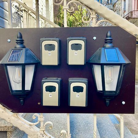 Living At Saarpartments - Adultsonly - Business & Holiday Homes With Kitchen For Long- And Short Term Stay, 3 Min To St Johanner Markt And Points Of Interest ซาร์บรึคเคน ภายนอก รูปภาพ