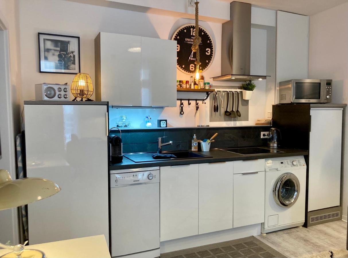 Living At Saarpartments - Adultsonly - Business & Holiday Homes With Kitchen For Long- And Short Term Stay, 3 Min To St Johanner Markt And Points Of Interest ซาร์บรึคเคน ภายนอก รูปภาพ