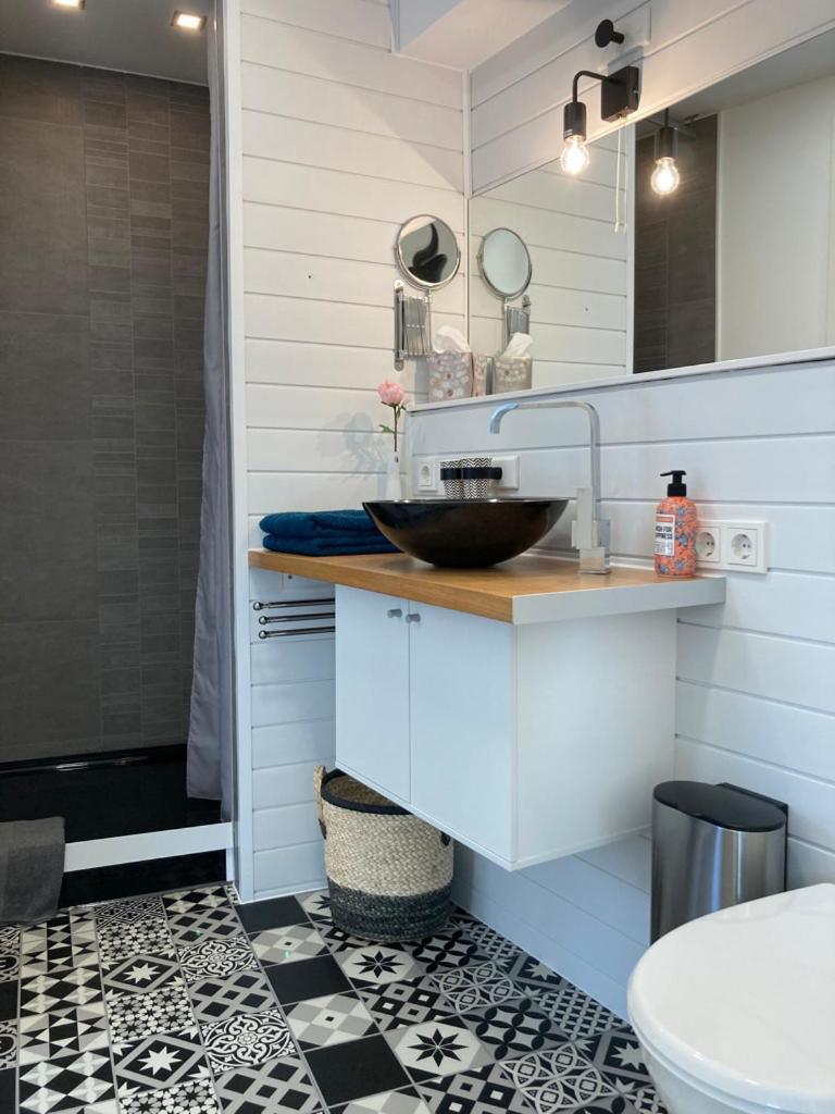 Living At Saarpartments - Adultsonly - Business & Holiday Homes With Kitchen For Long- And Short Term Stay, 3 Min To St Johanner Markt And Points Of Interest ซาร์บรึคเคน ภายนอก รูปภาพ